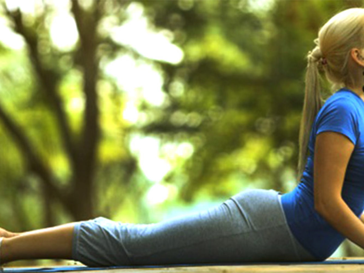Pick the right yoga asanas if you have asthma | HealthShots