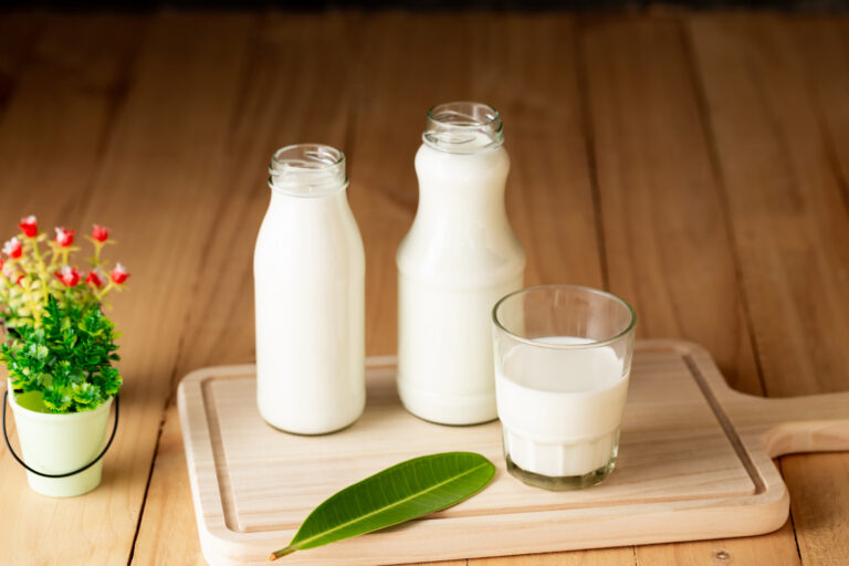 Whole Milk vs Low-Fat Milk: The Metabolic Truth About Fat, Hormones & Insulin